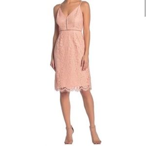 ASTR The Label Lace V-Neck Sheath Dress in Peach. Size S